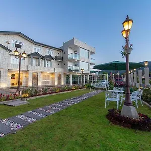 Отель High Garden, Нувара-Элия